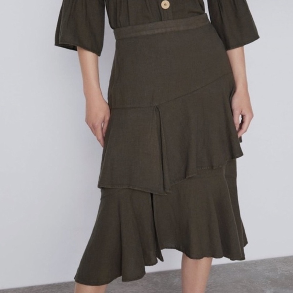 Zara Cotton and Linen Tiered Dark Olive Midi Skirt (M)